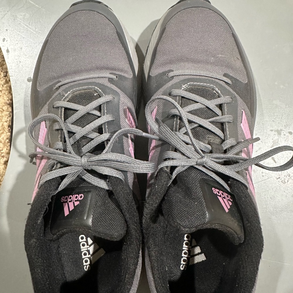 Adidas Women's Sneakers in Gray with Pink Highlights